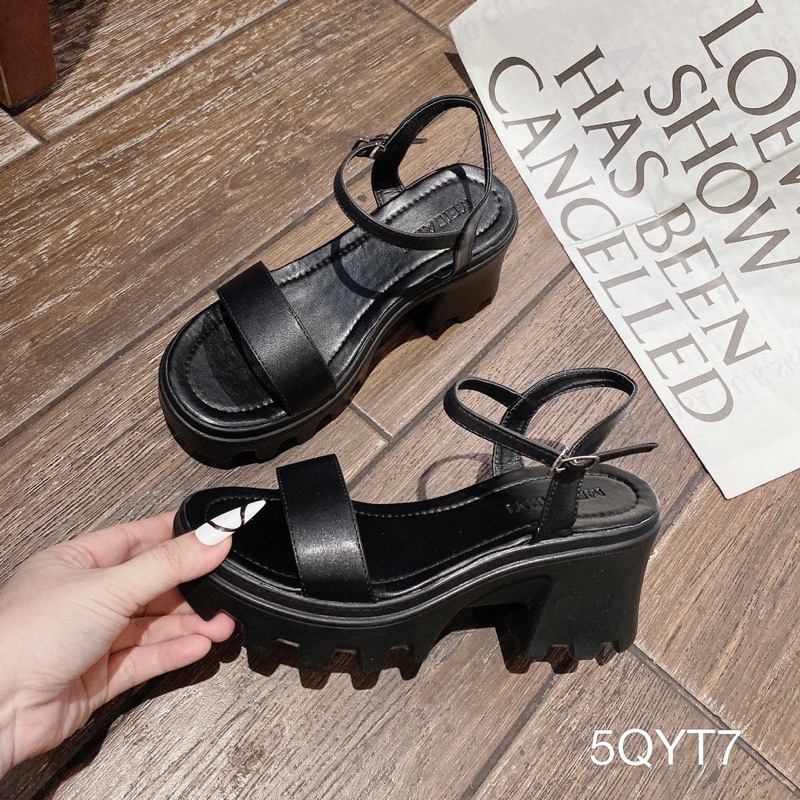 Sandal Gót Vuông Đế Thô Cắt Quai Trơn Siêu Xinh