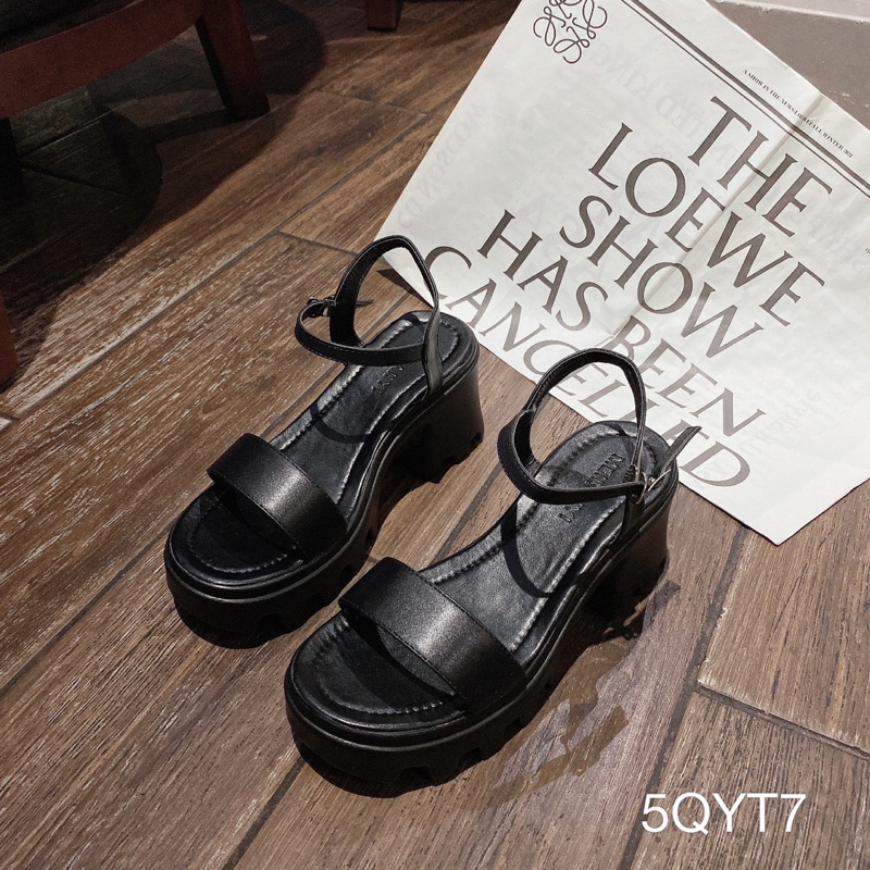 Sandal Gót Vuông Đế Thô Cắt Quai Trơn Siêu Xinh