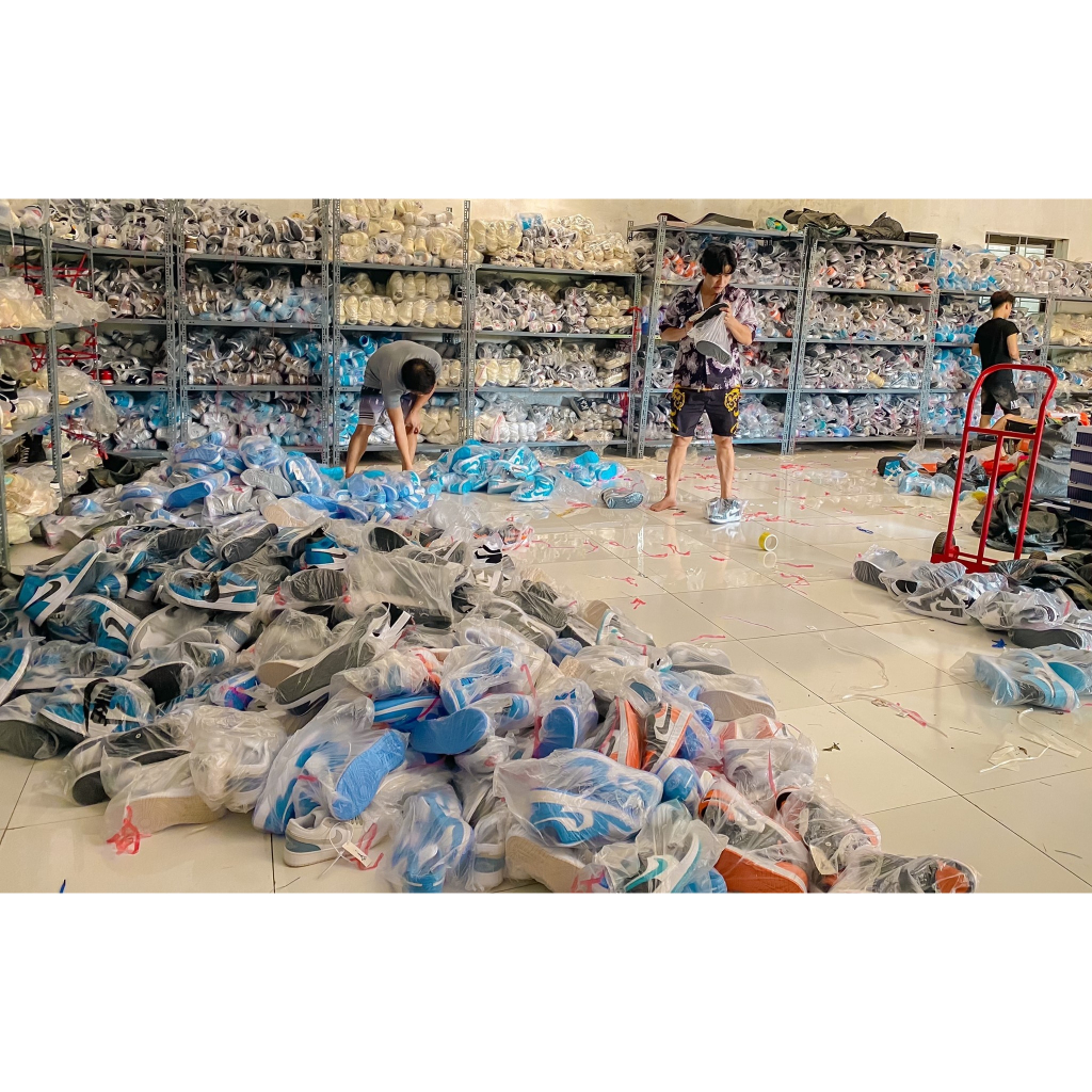 Giày Lv Đen Trắng BẢN CAO CẤP Giày  Louis Vuitton Trainer Black White Hot Trend