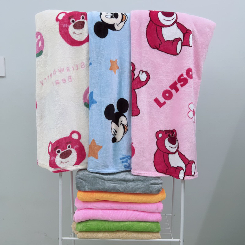 Chăn văn phòng gấu lotso hồng 1m6x2m