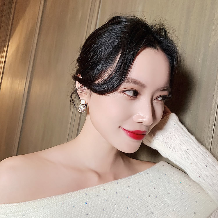 Bông tai vuông đen trắng đá lấp lánh sang trọng quyến rũ Tatitava