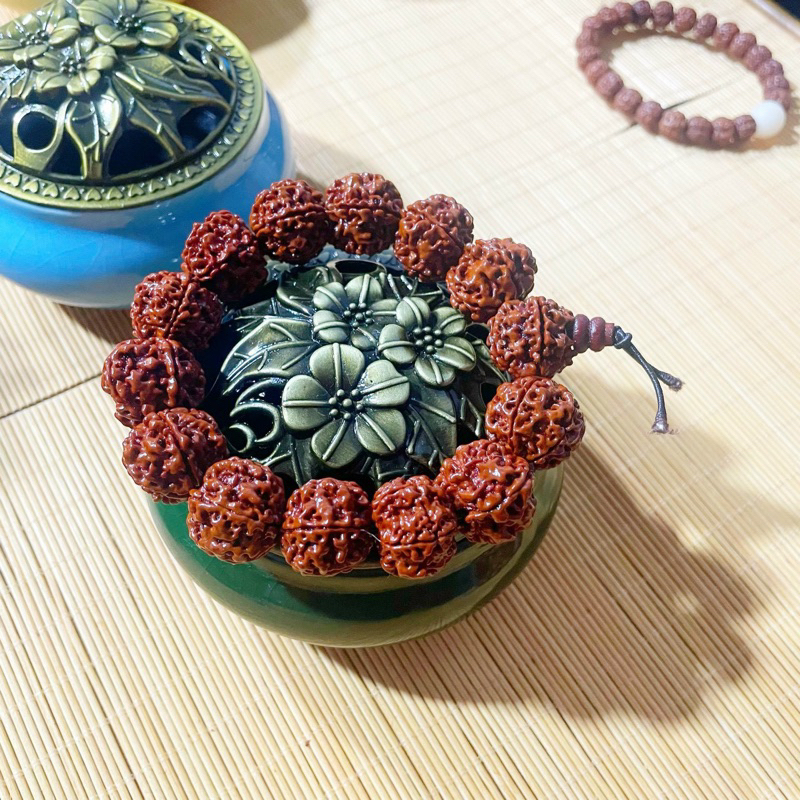 Vòng tay phật giáo, vòng tay hạt bồ đề kim cang rudraksha