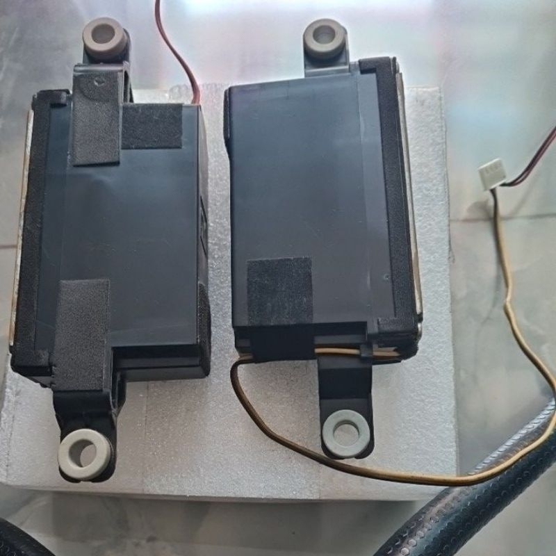 Cặp loa toàn dãi 6ohm/ 10w , tháo từ tivi SAMSUNG có sẵn hộp cộng hưởng