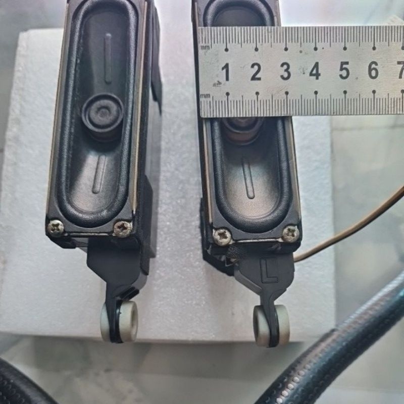 Cặp loa toàn dãi 6ohm/ 10w , tháo từ tivi SAMSUNG có sẵn hộp cộng hưởng