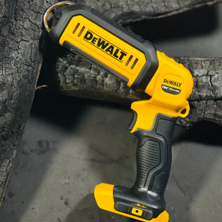 Đèn LED Pin DEWALT 20V MAX DCL050-KR