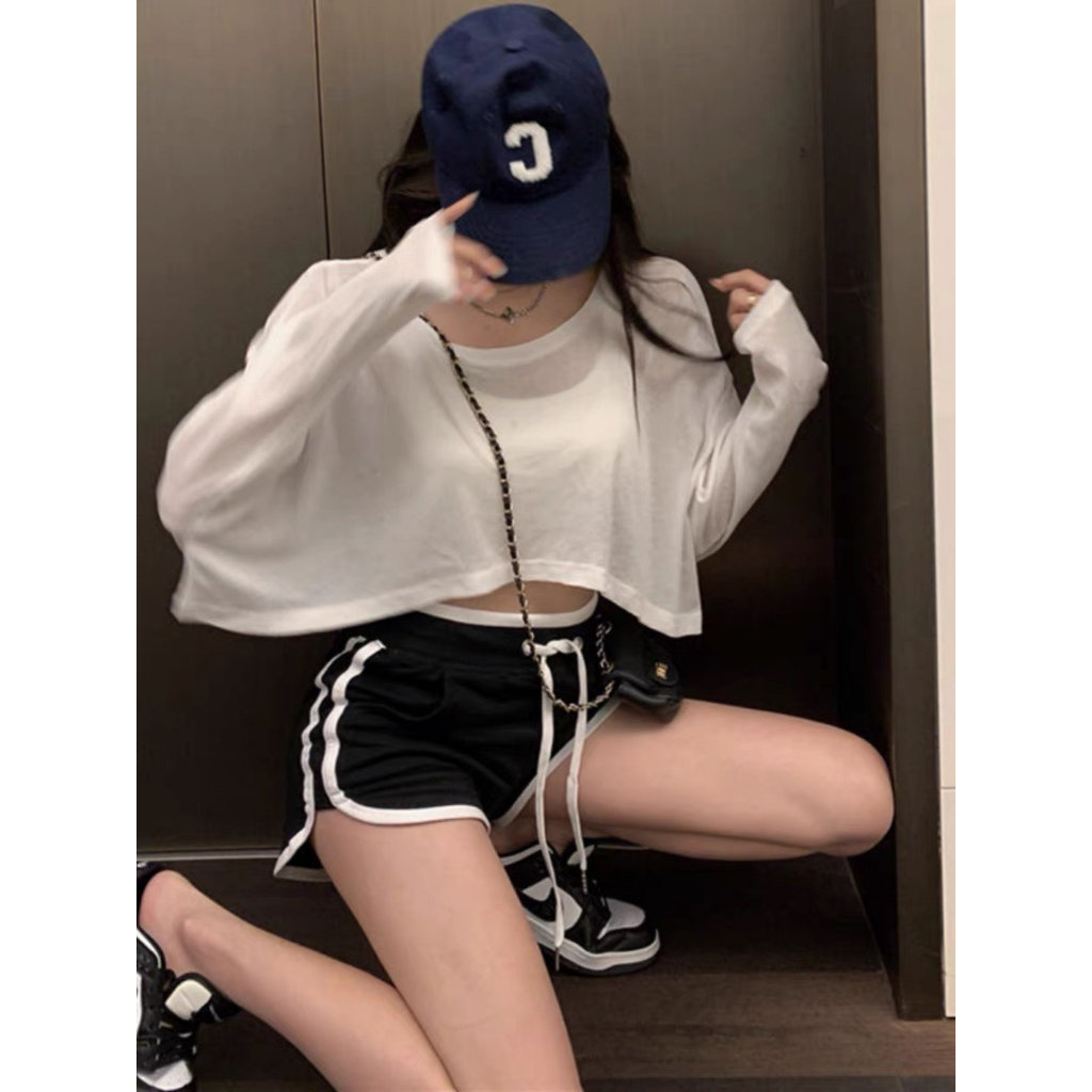 Áo croptop thun xước trễ vai dài tay thiết kế bánh bèo phong cách hàn quốc