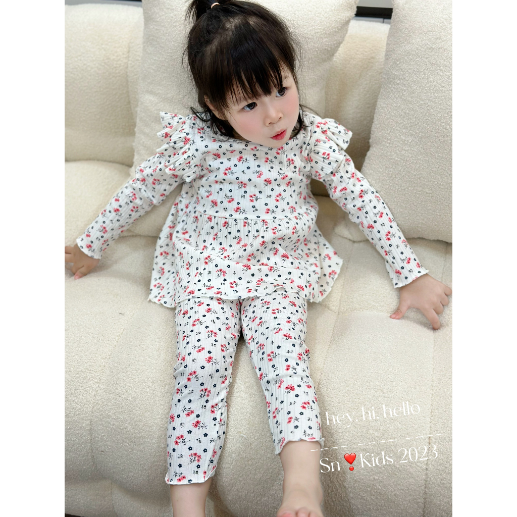 Bộ quần áo tăm gân bánh bèo cổ tròn cho bé gái từ 8-20kg