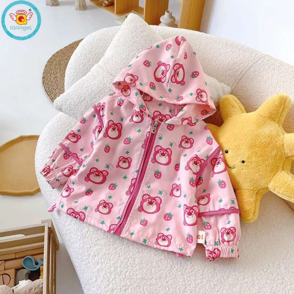 Áo khoác gió 2 lớp kèm mũ hình gấu dâu tây cho bé siêu hót từ 1T đến 7T
