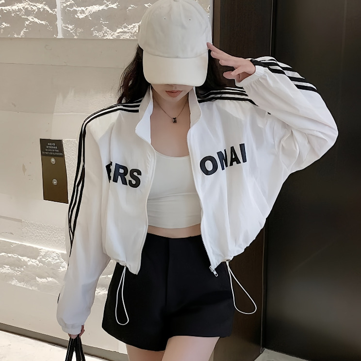 Áo khoác gió PERS ONAL dáng Croptop phối sọc tay có dây rút gấu, áo khoác nữ 2 lớp sang chảnh