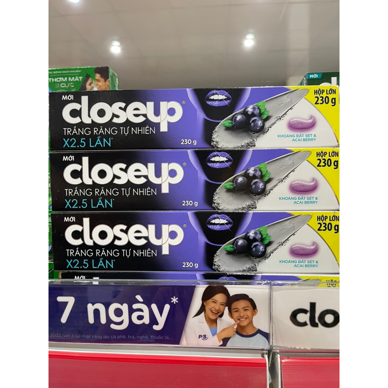 Kem đánh răngCloseup khoáng đất sét và quả Acai Berry hộp 230g