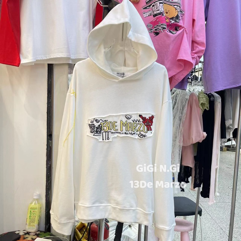 ÁO HOODIE 13DE MARZO GẤU MŨ ĐEN [HÀNG SẴN]