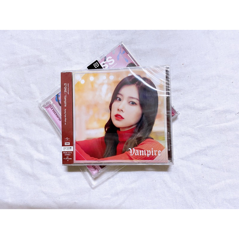Izone Japan Album Vampire chọn bìa như hình nguyên seal.