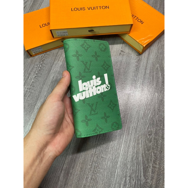 Ví cầm tay LV - MCM nam full box . Ví gập da dành cho nam mẫu mã trẻ trung năng động