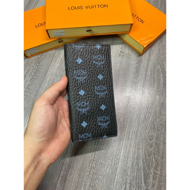 Ví cầm tay LV - MCM nam full box . Ví gập da dành cho nam mẫu mã trẻ trung năng động