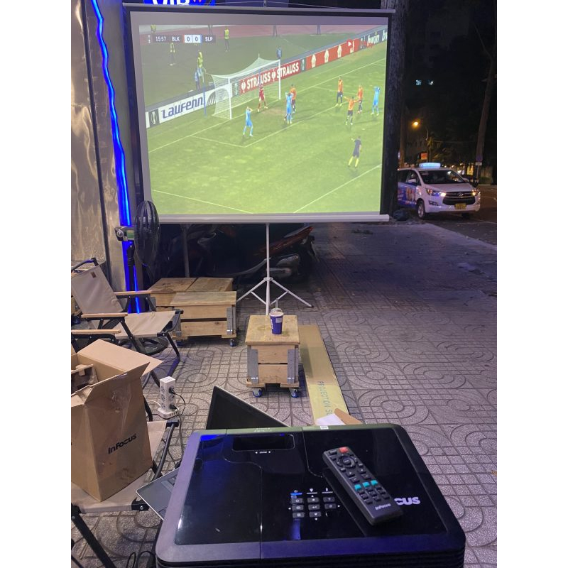 Màn hình máy chiếu 3 chân tripod 120" Apollo bảo hành 12 tháng tiện lợi dễ dàng di chuyển