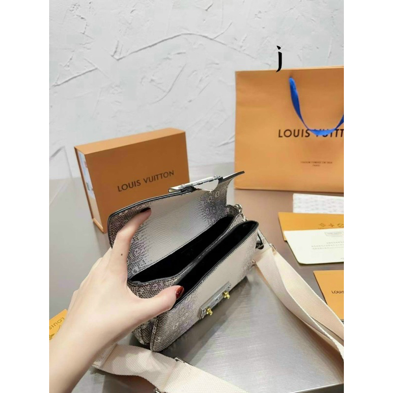 Túi xách LVV cắp nách