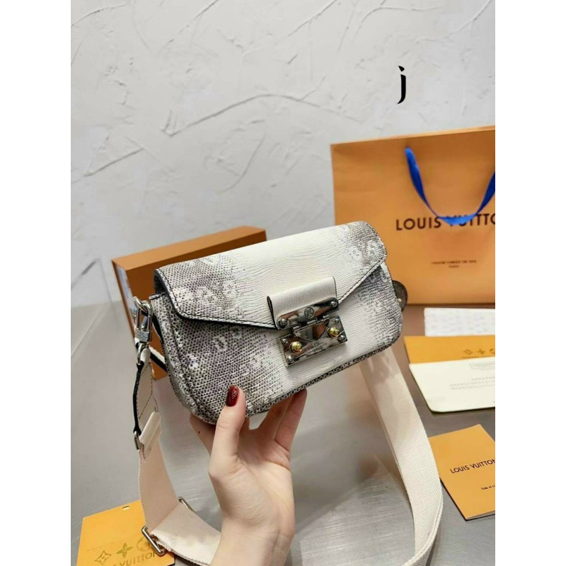 Túi xách LVV cắp nách