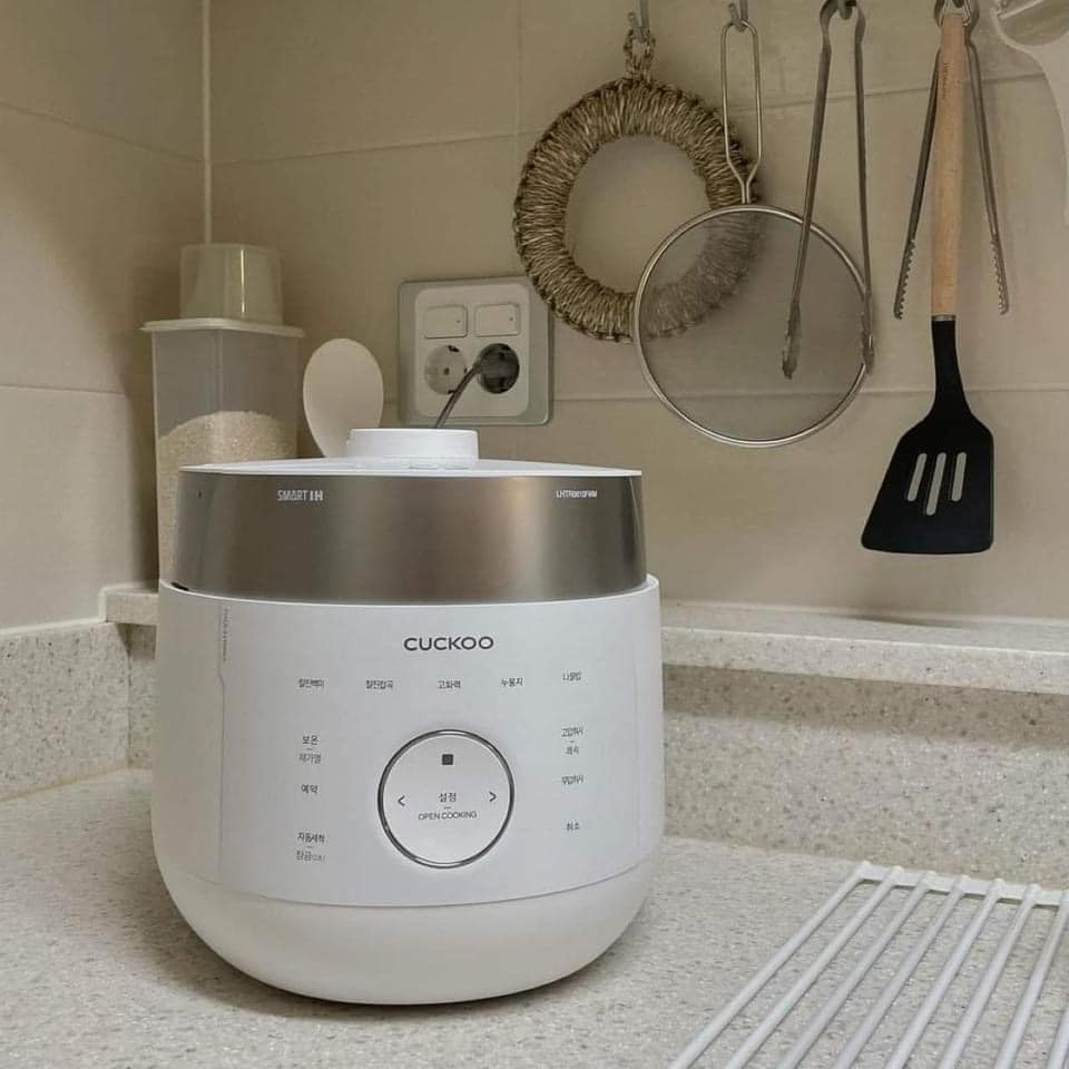 NỒI CƠM CAO TẦN CUCKOO LHTR1010FW 1.8L