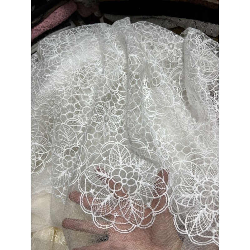 Ren thêu hoa có chân ren hai biên 3 màu