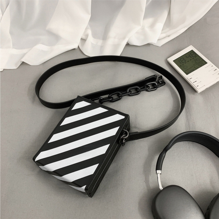 Túi hộp khóa dọc Off white kèm xích thời trang