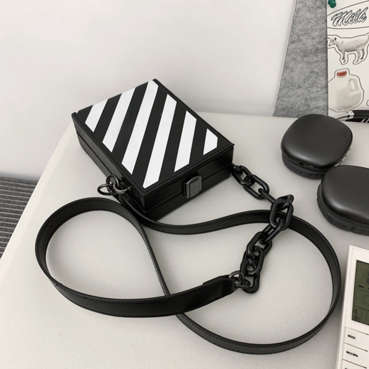 Túi hộp khóa dọc Off white kèm xích thời trang