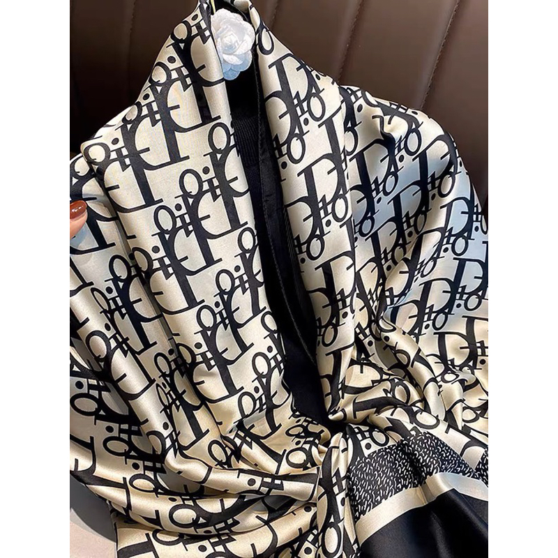 Khăn luạ choàng cổ CD cao cấp , kích thước 65x180cm