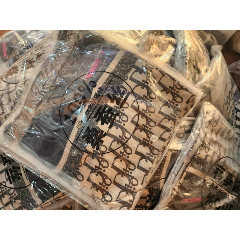 Khăn luạ choàng cổ CD cao cấp , kích thước 65x180cm