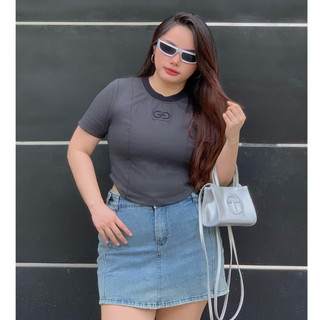 Áo croptop baby tee xám vạt bầu