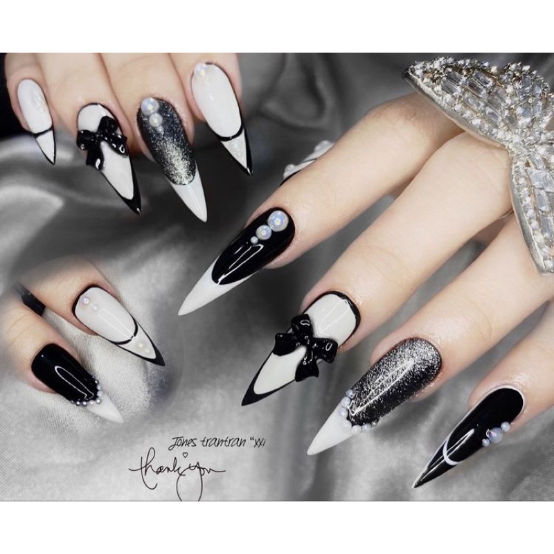 Nails Box.