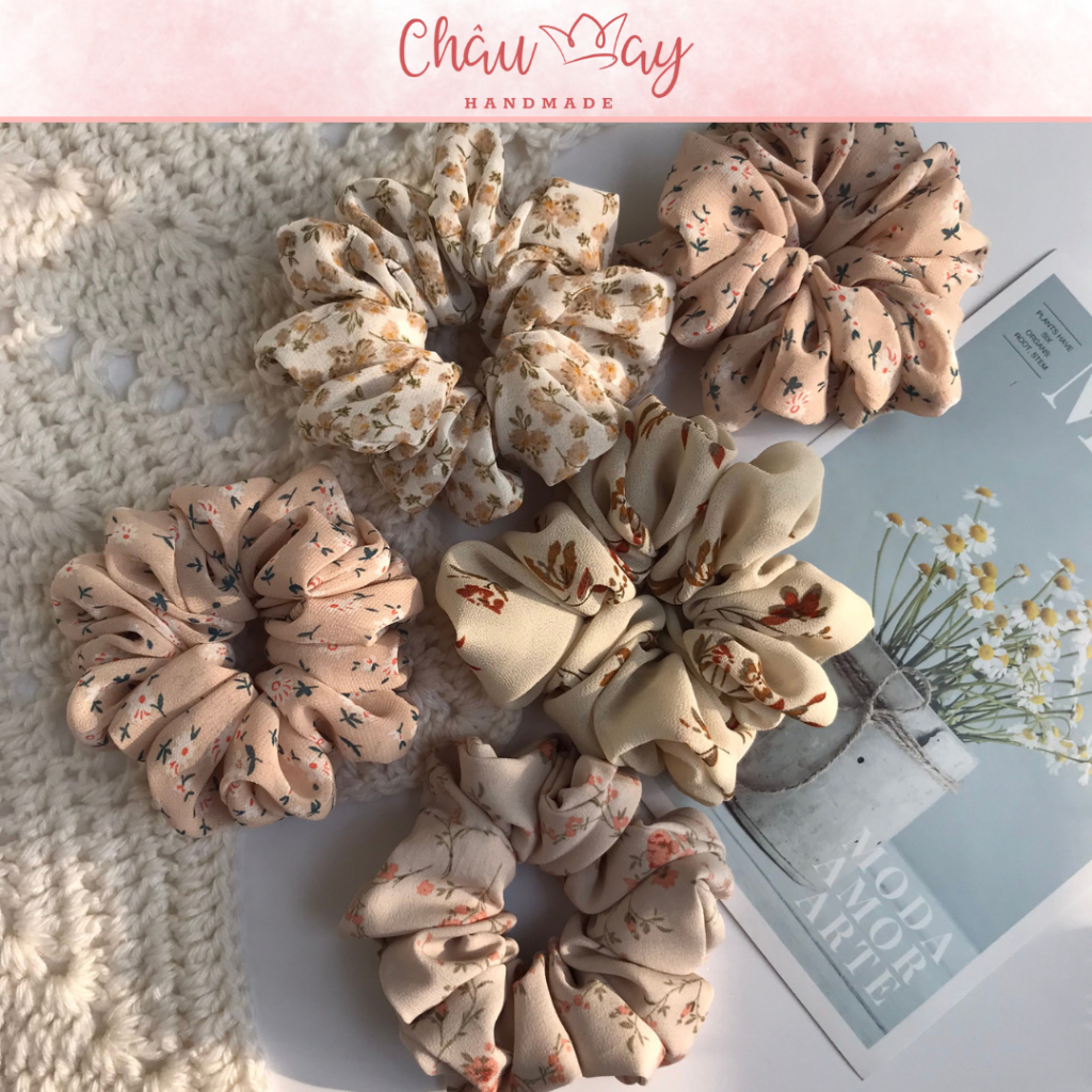 Scrunchies cột tóc vải hoa nhí tone hồng pastel nhã nhặn phong cách mùa hè sản xuất bởi Châu May Handmade