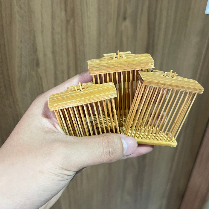 Rọ tre đựng sâu , cào cào lồng chào mào , họa mi , chích chòe