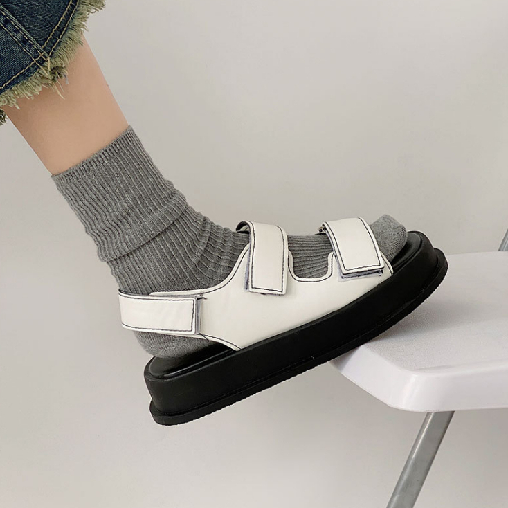 Giày Sandal Nữ Đế Bánh Mì Quai Dán Màu Đen Phong Cách Trẻ Trung Năng Động giayBOM B2809