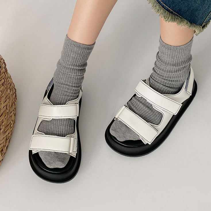 Giày Sandal Nữ Đế Bánh Mì Quai Dán Màu Đen Phong Cách Trẻ Trung Năng Động giayBOM B2809