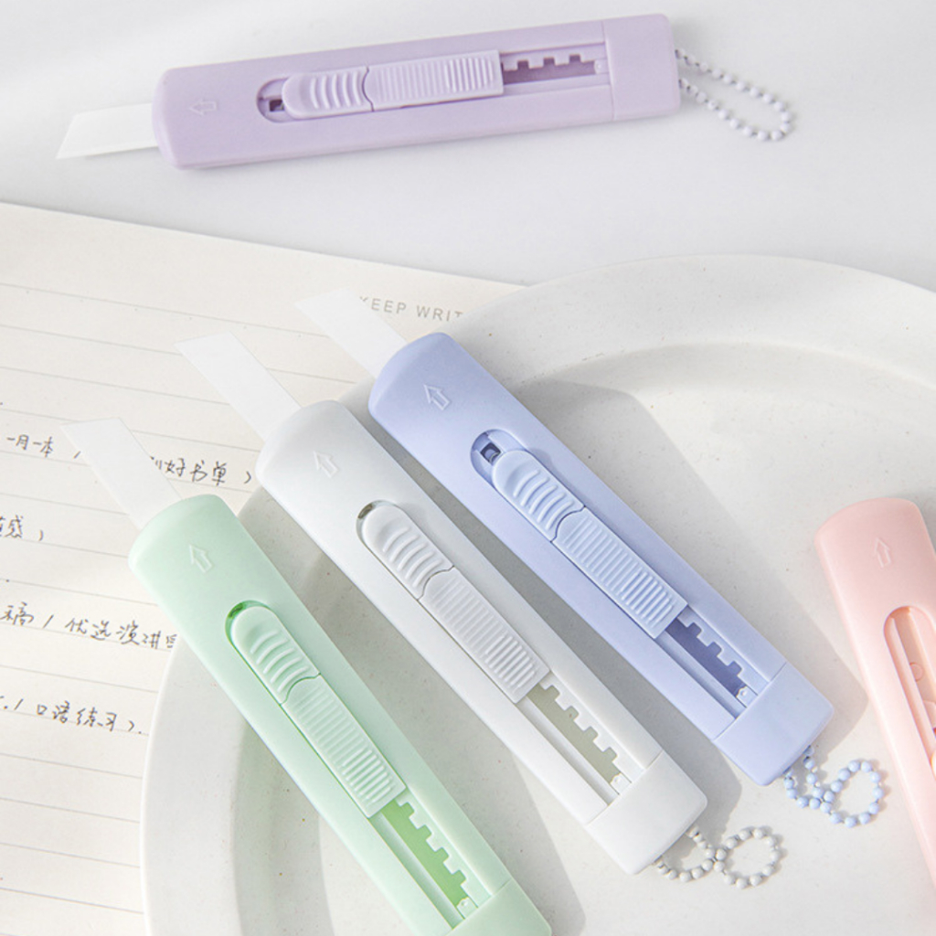 Dao Rọc Giấy ABS Màu Morandi Pastel Kèm Dây Treo