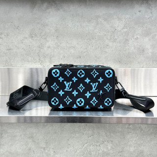 Túi đeo chéo Louis Vuitton Alpha Wearable Bag Đen vân hoa Xanh họa tiết monogram 18.5x11x6.5cm LA on web fullbox