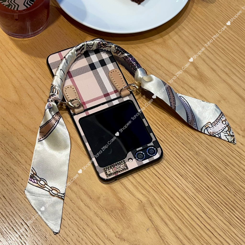 Ốp da Samsung Z Flip 5 kẻ sang chảnh kèm dây xách khăn lụa ZFlip 5/Z Flip5