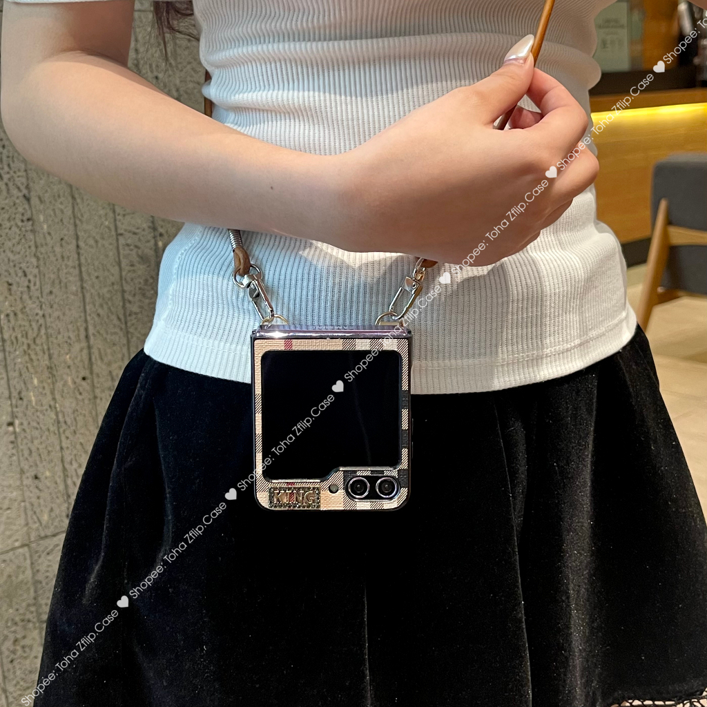 Ốp da Samsung Z Flip 5 kẻ sang chảnh kèm dây xách khăn lụa ZFlip 5/Z Flip5