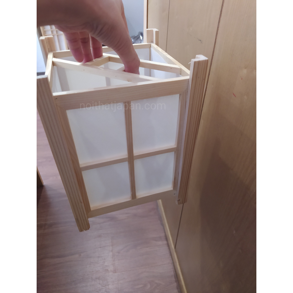 Đèn shoji thả trần, đèn gỗ trang trí phòng trà, phòng thiền, gỗ thông, Shoji Nhật, kt 18 x18 x24cm, gồm dây, đui E27
