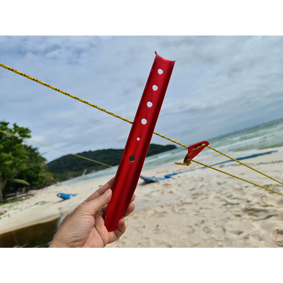 Cọc ghim cắm cát hợp kim nhôm siêu nhẹ, chắc chắn dài 31cm rộng 3cm dùng khi cắm trại trên cát ngoài biển