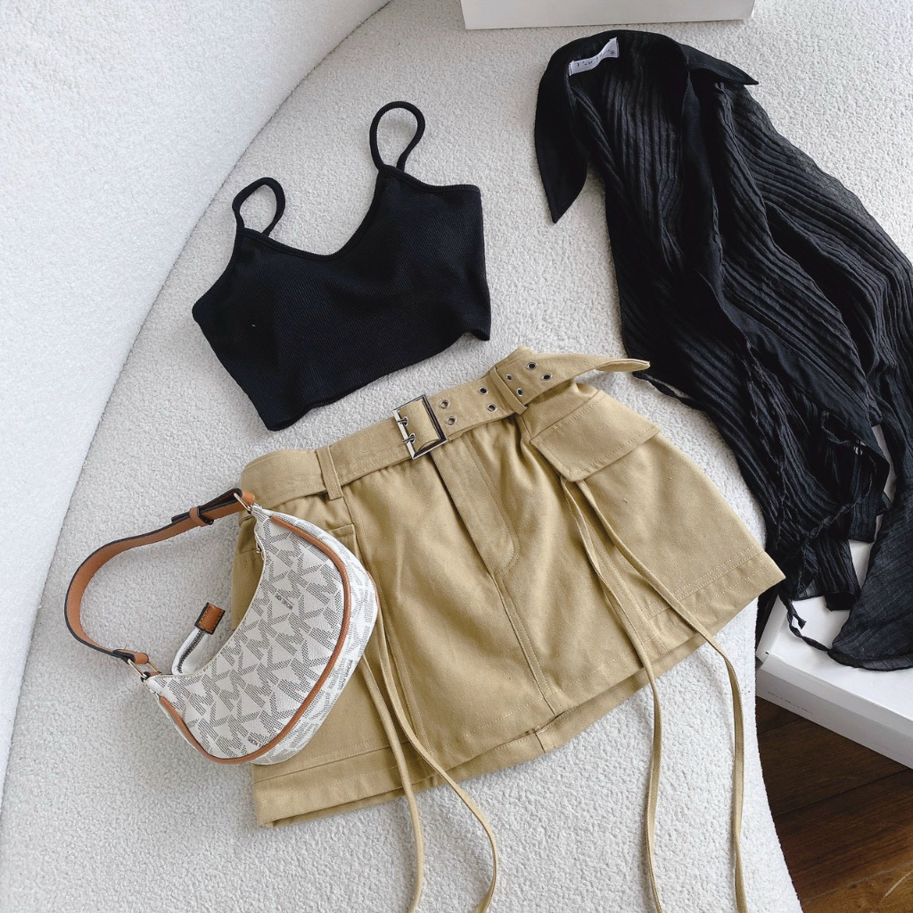 Set 4 Món Áo Sơ Mi Đen Tay Dài + Áo Croptop  + Chân Váy Nâu Kèm Belt