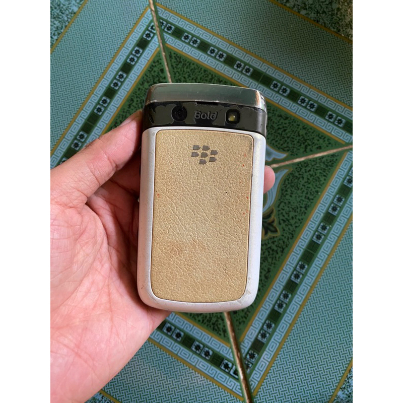 Điện thoại Blackberry Bold 9700