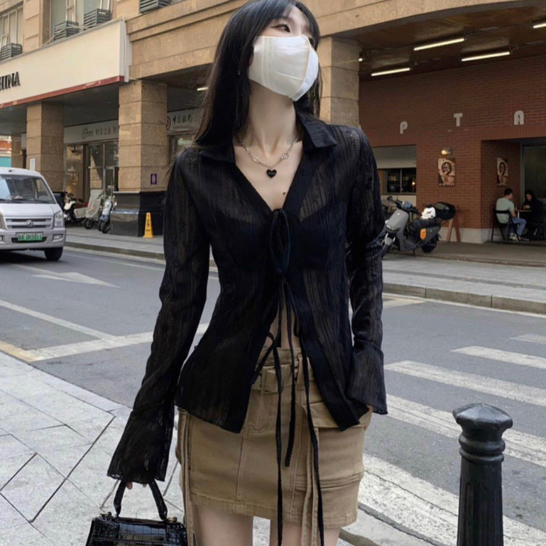 Set 4 Món Áo Sơ Mi Đen Tay Dài + Áo Croptop  + Chân Váy Nâu Kèm Belt