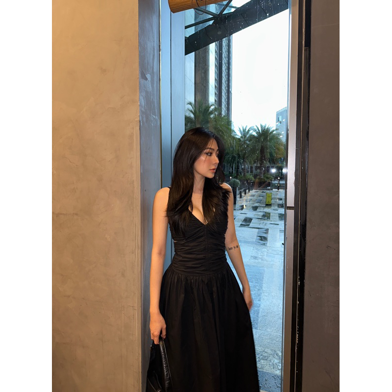 Đầm maxi khoét eo