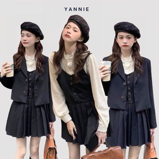 (Sẵn blazer đen, yếm đen M) Set áo khoác blazer dáng ngắn + váy yếm + sơ mi be phối ren Hàn Quốc Yannie
