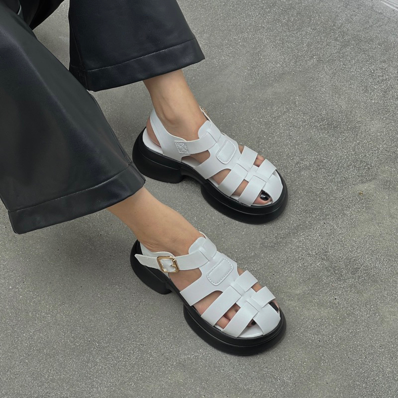 Sandals nữ quai rọ có khoá cài đế PU mềm êm chân gót cao 5cm Hot Trend