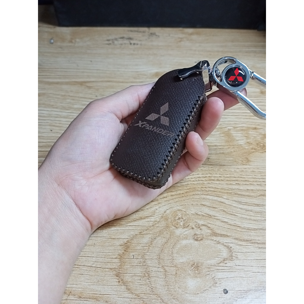 Bao da móc khoá bọc ốp chìa khoá xe ô tô Mitsubishi Xpander Cross, Pajero, Attrage, Outlander 2022 - 2 nút bấm Mitsu1