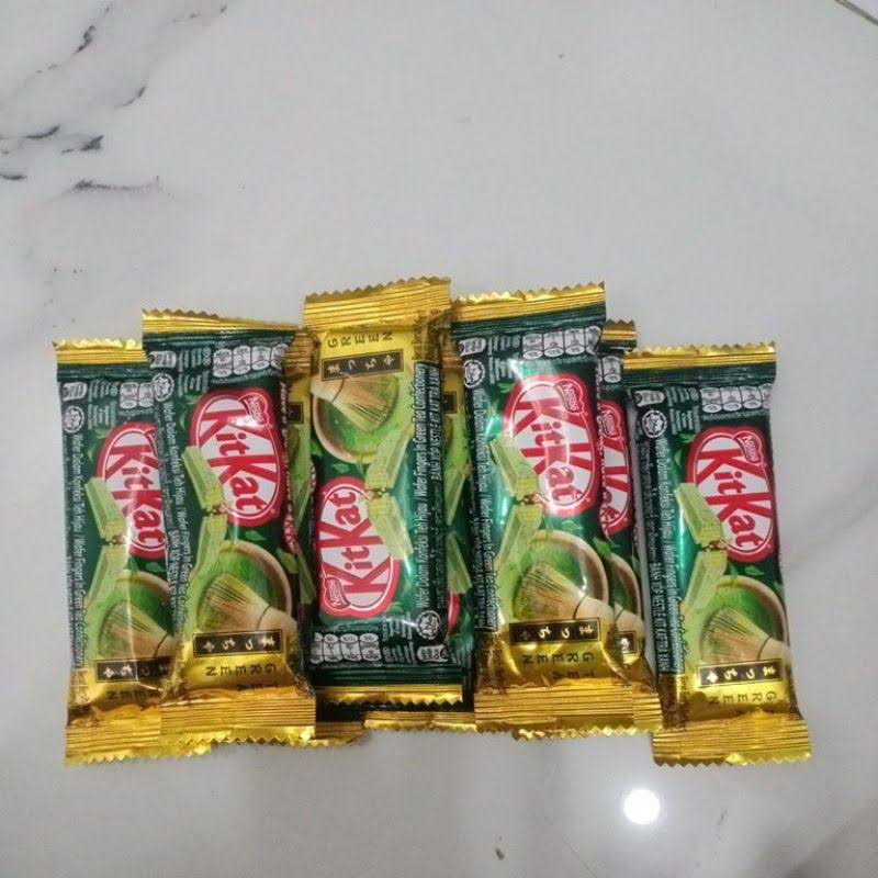 Bánh Xốp Socola Kitkat Trà Xanh 2F 17g