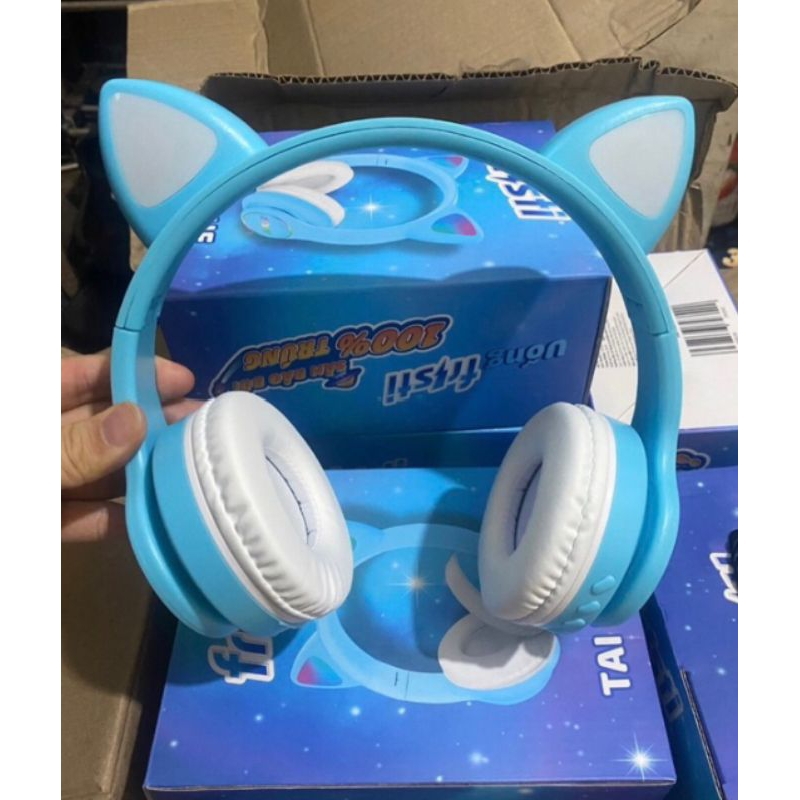 Tại nghe fristi có tài mèo phát sáng