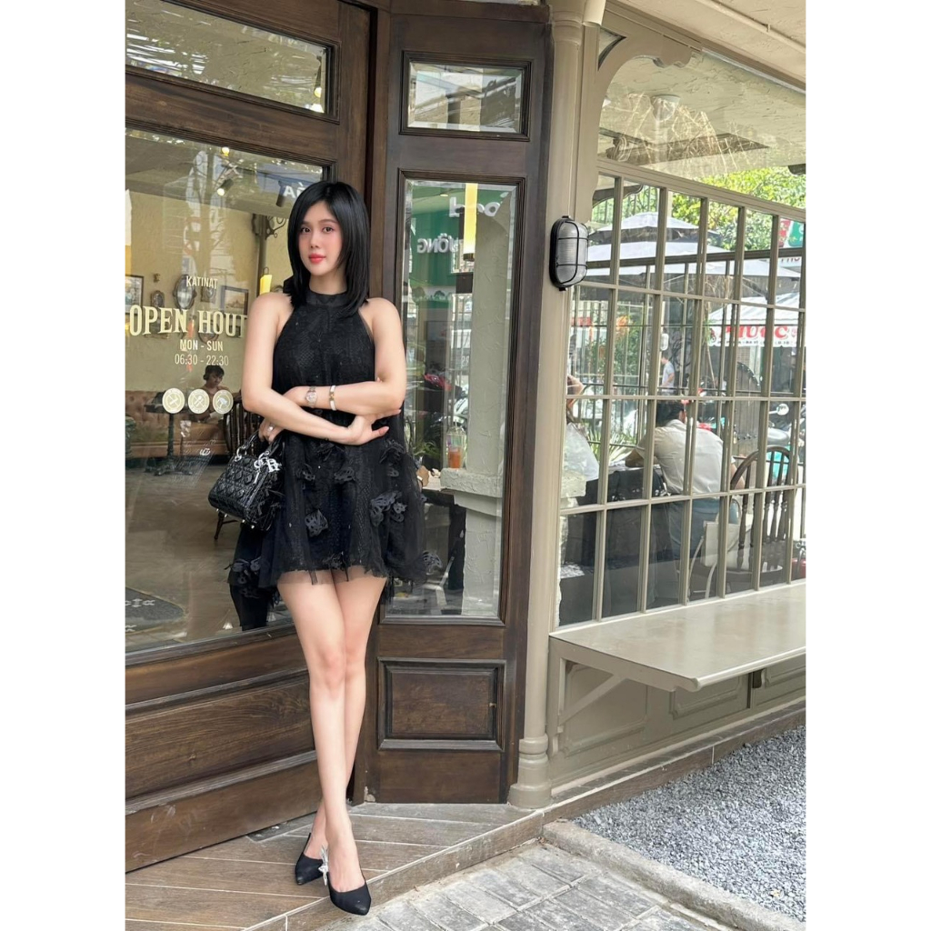Đầm yếm sát nách