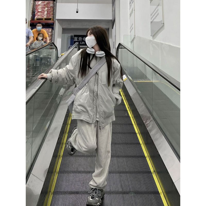 Áo khoác bomber streetwear logo thêu,phong cách đường phố